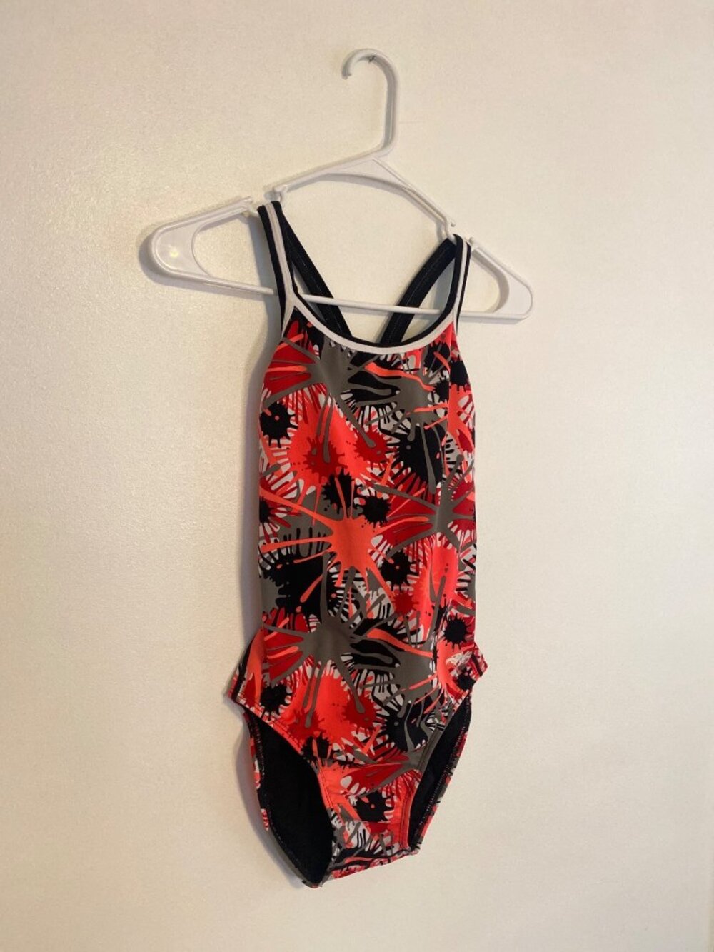 Dolfin Women's Athletic One-Piece Swimsuit Size 34 Black/Red Abstract Racerback